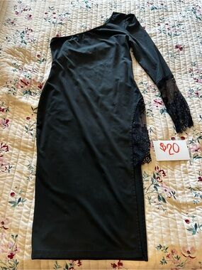 chic One-Shoulder Black Lace-Accent Bodycon Dress